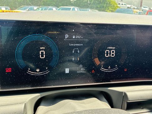 Used 2025 Hyundai Tucson SEL AWD/4WD image 11