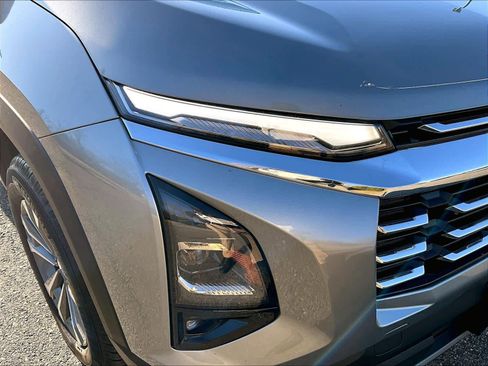 Used 2025 Chevrolet Equinox LT w/ Convenience Package II image 33