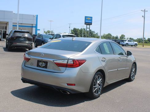 Used 2018 Lexus ES 350 w/ Luxury Package w/Wood Trim FWD image 9