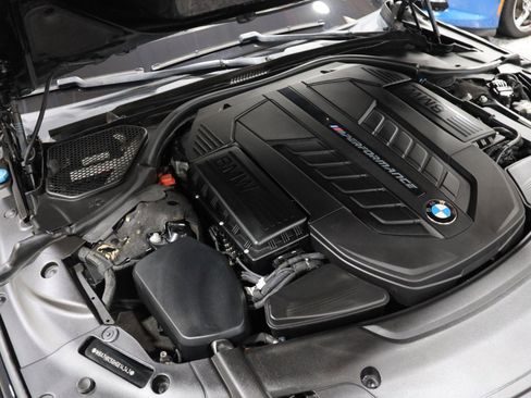 Used 2017 BMW M760i xDrive image 15