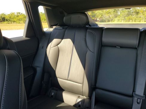 Used 2025 Cadillac Lyriq Luxury image 12