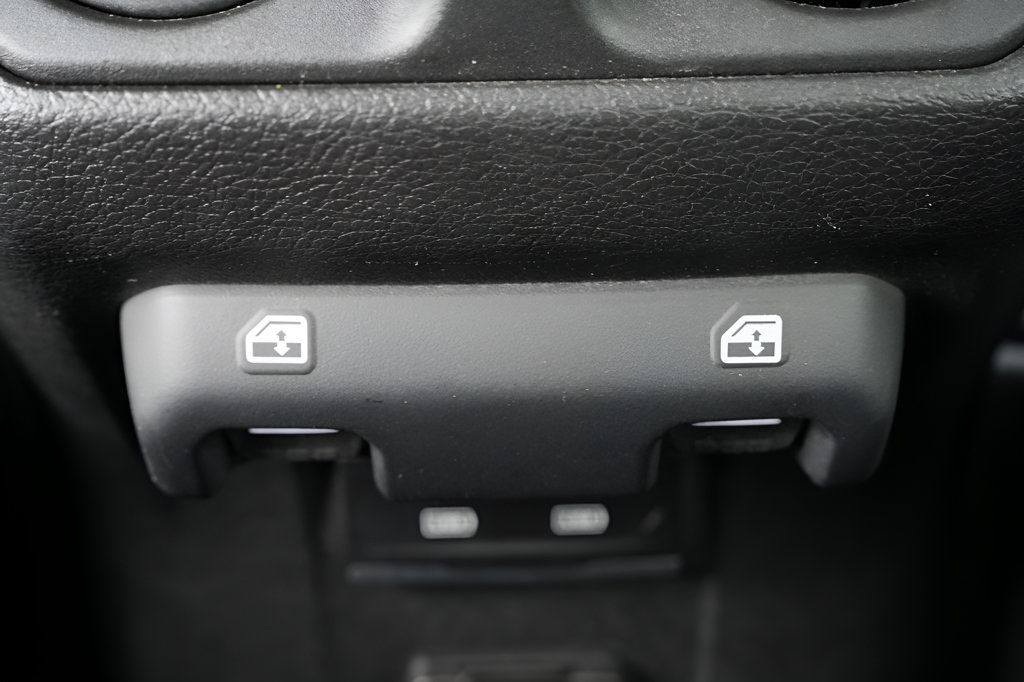 Used 2023 Jeep Wrangler Unlimited Sahara w/ Cold Weather Group AWD/4WD image 18