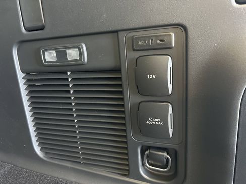 New 2025 Ford Expedition Max Platinum w/ Driver's Package image 15