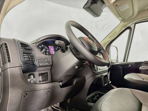 Used 2024 RAM ProMaster 2500 w/ Convenience Group FWD image 14