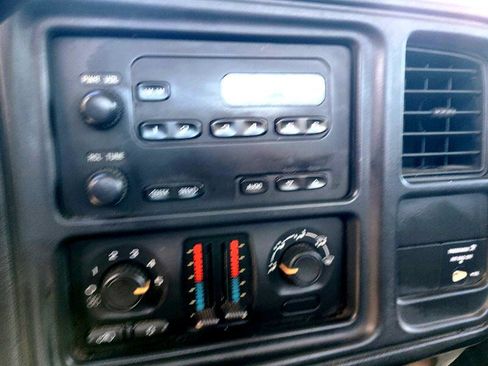 Used 2006 Chevrolet Silverado 2500 W/T w/ Heavy-Duty Power Package image 15