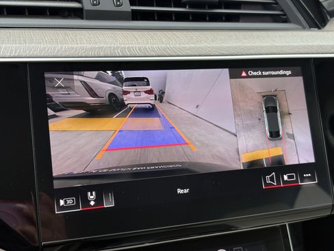 Used 2021 Audi e-tron Prestige w/ Prestige Package image 23