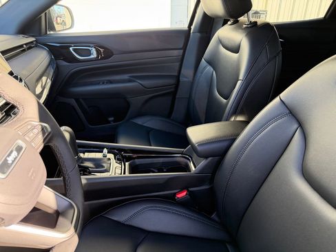 New 2026 Jeep Compass Limited image 9