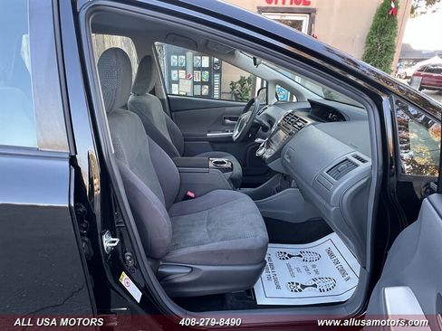 Used 2012 Toyota Prius V Three image 28
