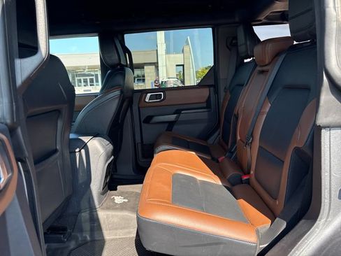 Used 2024 Ford Bronco Outer Banks AWD/4WD image 11