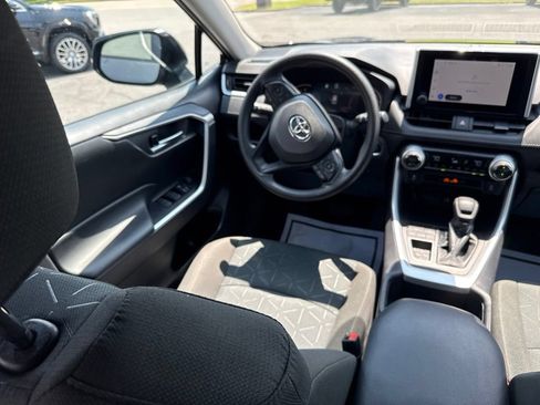 Used 2025 Toyota RAV4 XLE FWD image 14