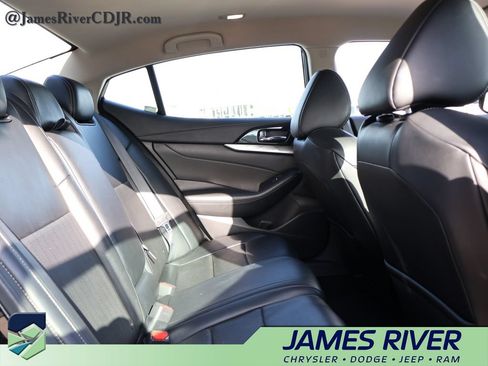 Used 2020 Nissan Maxima 3.5 SV w/ Floor Mat Group FWD image 12