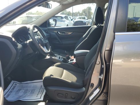 Used 2019 Nissan Rogue SV image 20