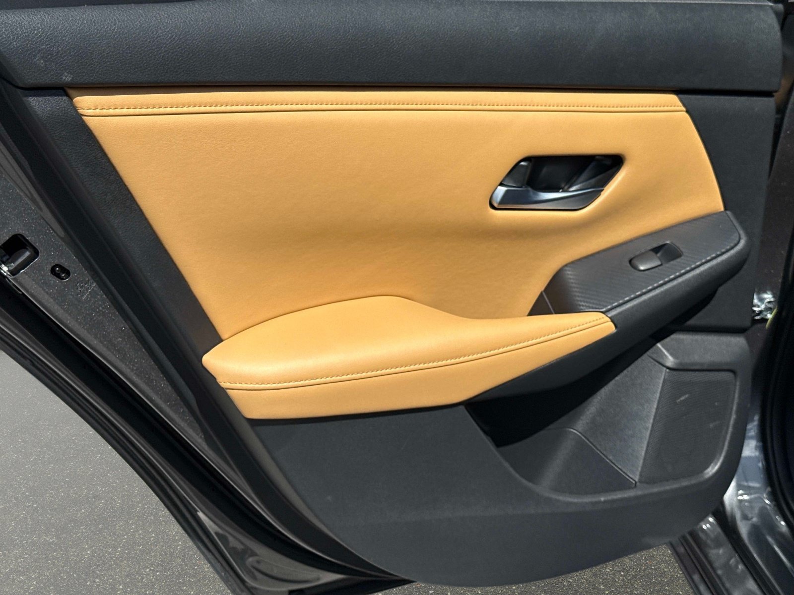 Used 2023 Nissan Sentra SV w/ SV Premium Package FWD image 13