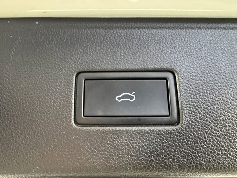 Used 2024 Volkswagen Atlas SE image 29
