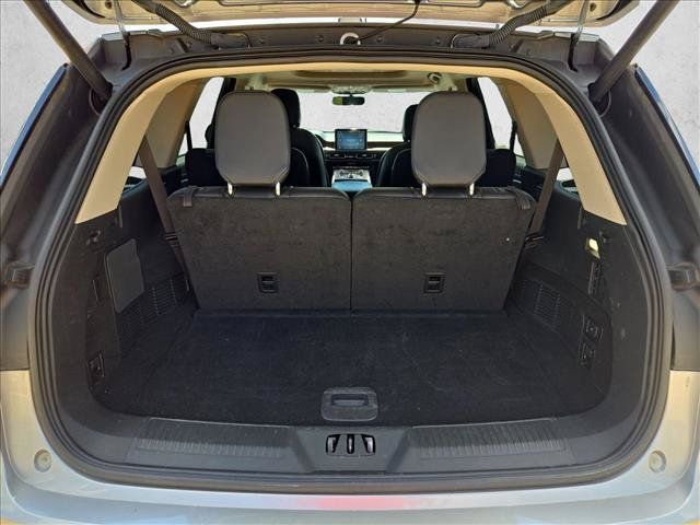 Used 2023 Lincoln Aviator Reserve w/ Elements Package Plus RWD image 10