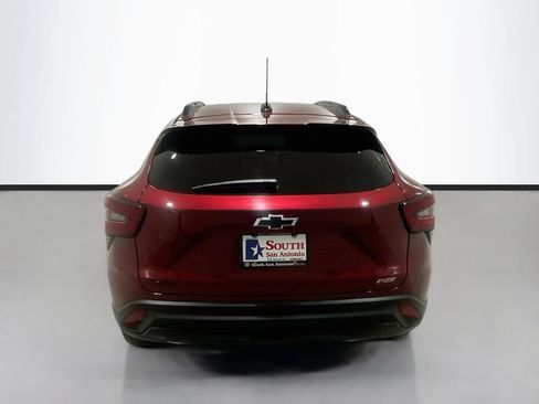 Certified 2025 Chevrolet Trax RS w/ Driver Confidence Package FWD image 6