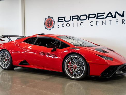 Used 2023 Lamborghini Huracan STO image 18