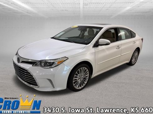 Used 2017 Toyota Avalon Limited FWD image 1