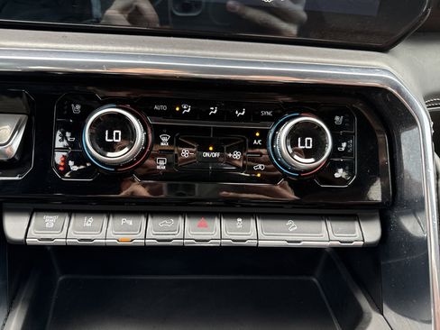 Used 2024 GMC Sierra 2500 Denali Ultimate image 23