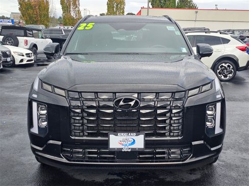 Used 2025 Hyundai Palisade Calligraphy image 2