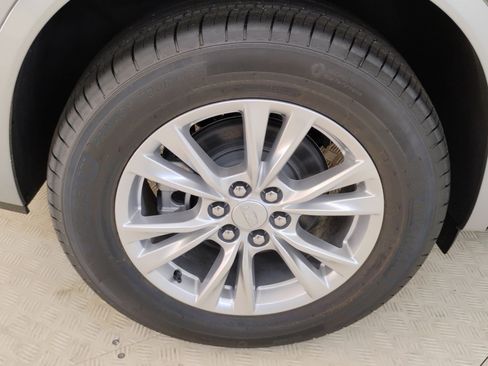 New 2025 Cadillac XT6 Luxury image 11