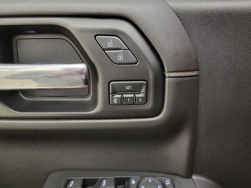 Used 2021 GMC Sierra 1500 AT4 image 2