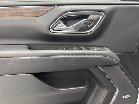 Used 2024 Chevrolet Suburban Premier image 9