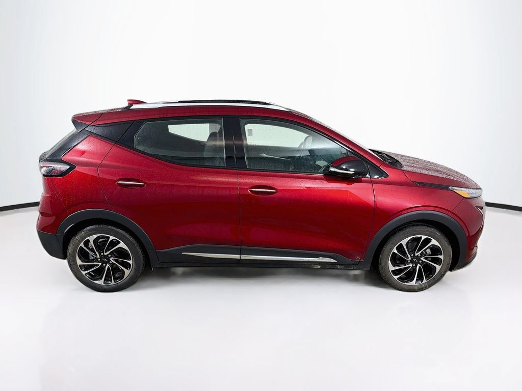 Used 2023 Chevrolet Bolt EUV Premier w/ Sun & Sound Package FWD image 4