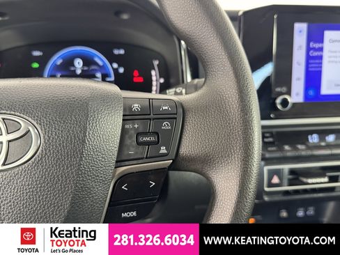 Used 2025 Toyota Camry LE FWD image 27