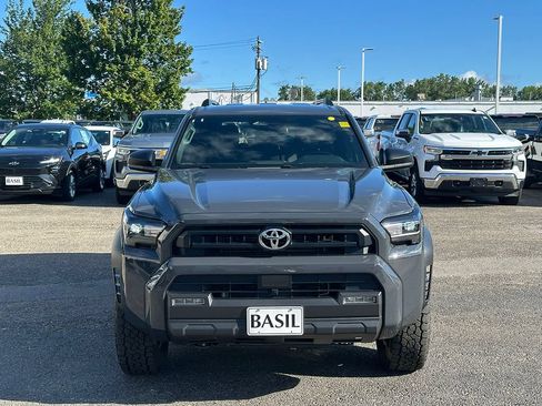 Used 2025 Toyota 4Runner SR5 AWD/4WD image 9