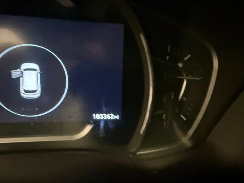 Used 2019 Hyundai Santa Fe SEL FWD image 3