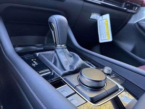 New 2026 MAZDA MAZDA3 Hatchback w/Premium Plus Pkg image 20