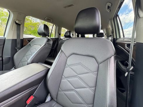 Used 2024 Volkswagen Atlas SE AWD/4WD image 22