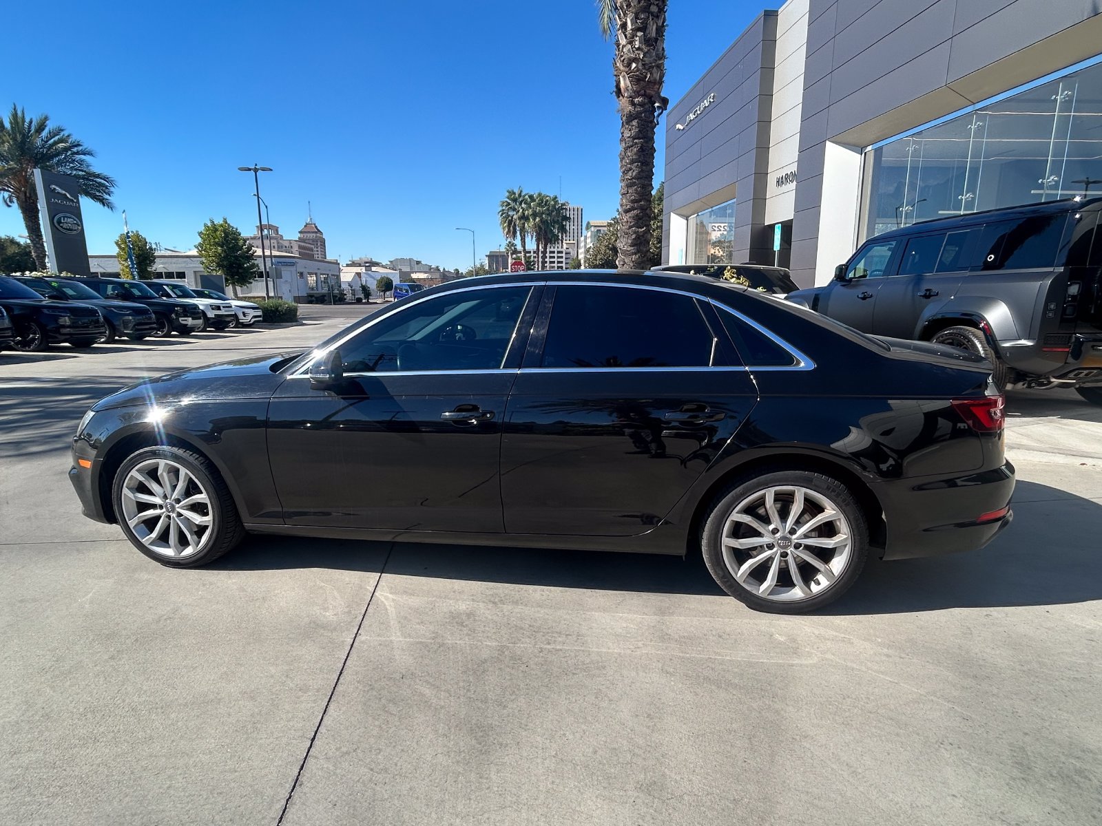Used 2019 Audi A4 2.0T Premium w/ Convenience Package FWD image 2