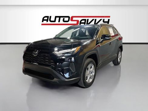 Used 2025 Toyota RAV4 XLE w/ Weather Package AWD/4WD image 3