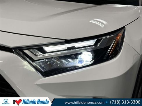 Used 2022 Toyota RAV4 XLE image 9