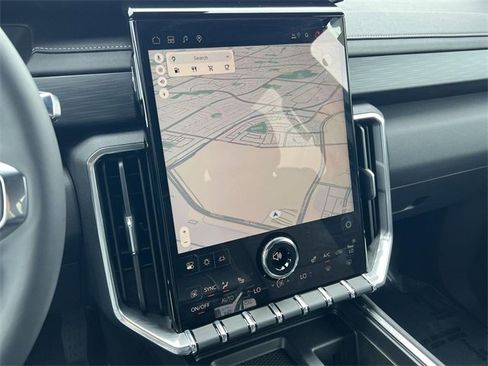 New 2025 GMC Acadia Elevation image 17