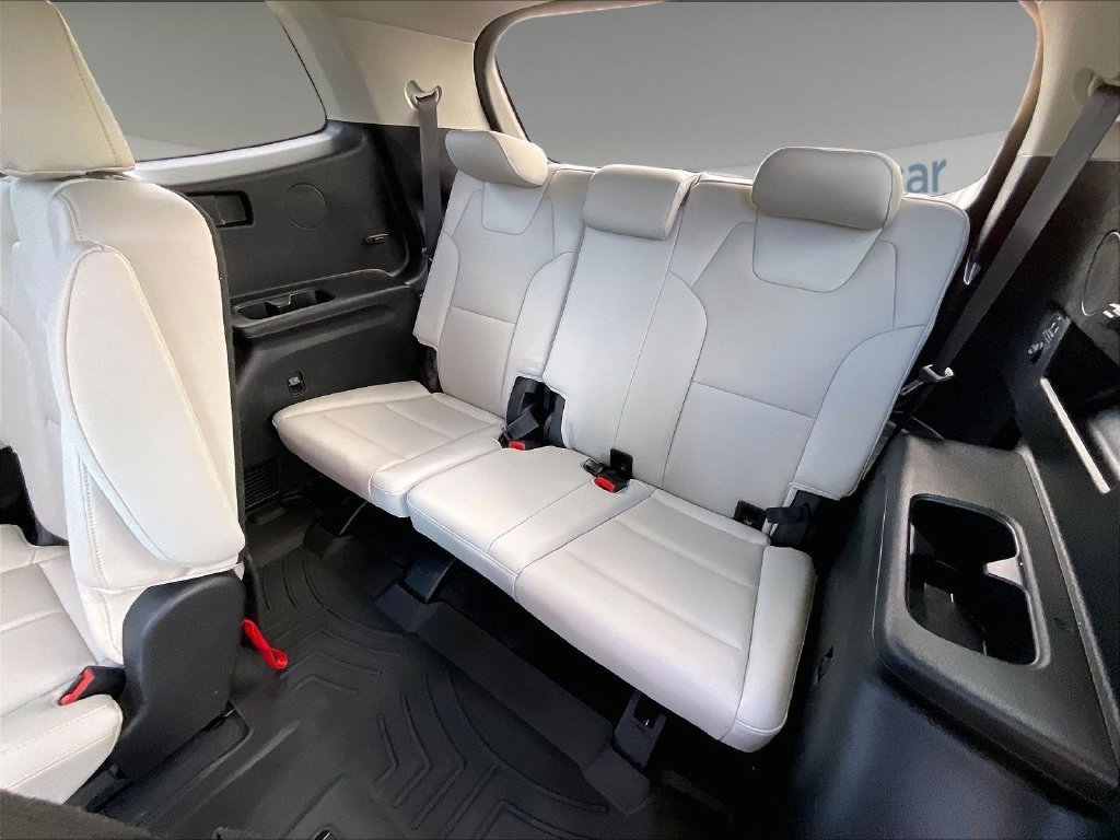 Certified 2022 Kia Telluride EX w/ EX Premium Package AWD/4WD image 16