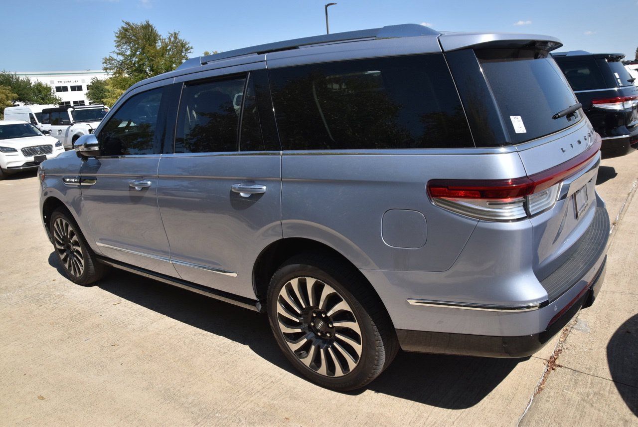 Used 2024 Lincoln Navigator Black Label AWD/4WD image 9