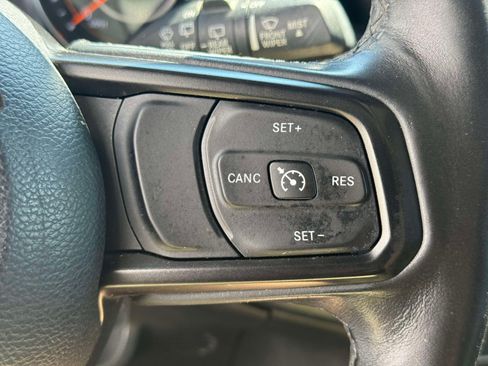 Used 2018 Jeep Wrangler Sport AWD/4WD image 19
