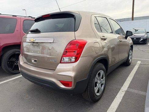 Used 2018 Chevrolet Trax LS image 3