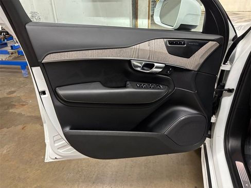 Certified 2023 Volvo XC90 B6 Ultimate image 11