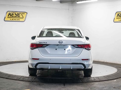 Used 2025 Nissan Sentra SV image 3