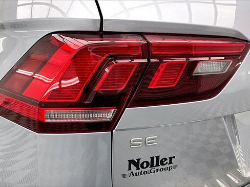 Used 2024 Volkswagen Tiguan SE image 30