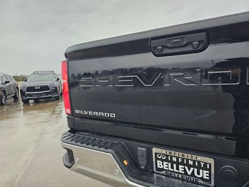 Used 2024 Chevrolet Silverado 2500 LTZ w/ LTZ Convenience Package image 16