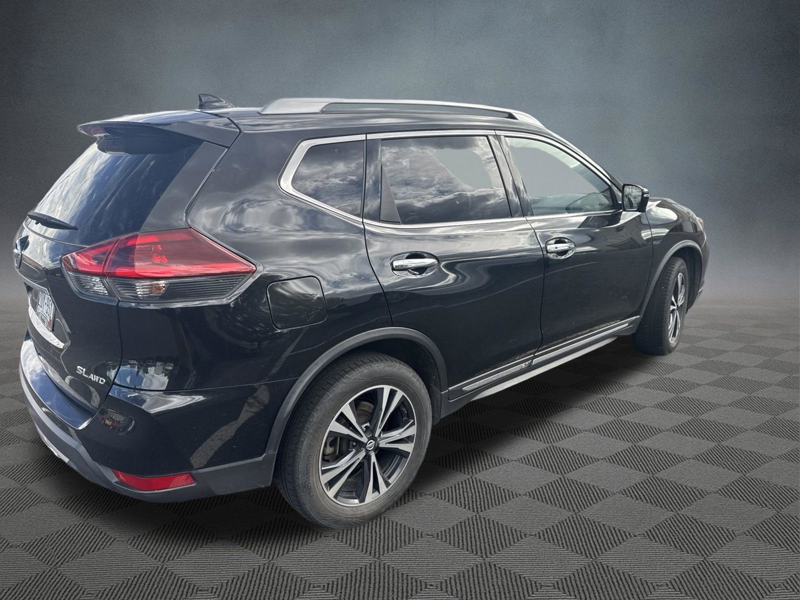 Used 2018 Nissan Rogue SL w/ Premium Package AWD/4WD image 4