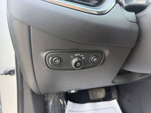 Used 2020 Chevrolet Equinox Premier AWD/4WD image 13
