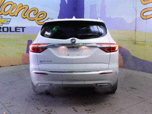 Used 2020 Buick Enclave Essence image 7