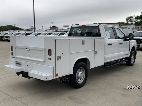 Used 2024 Ford F250 XL AWD/4WD image 2