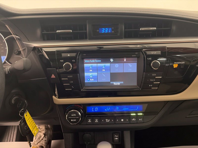 Used 2015 Toyota Corolla LE FWD image 28